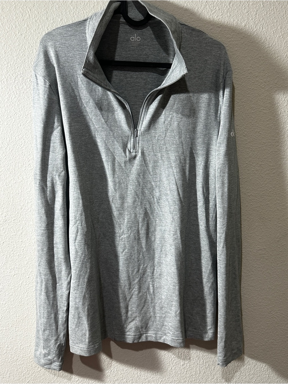 ALO Yoga Women’s Light Gray Long-Sleeve Half-Zip Top